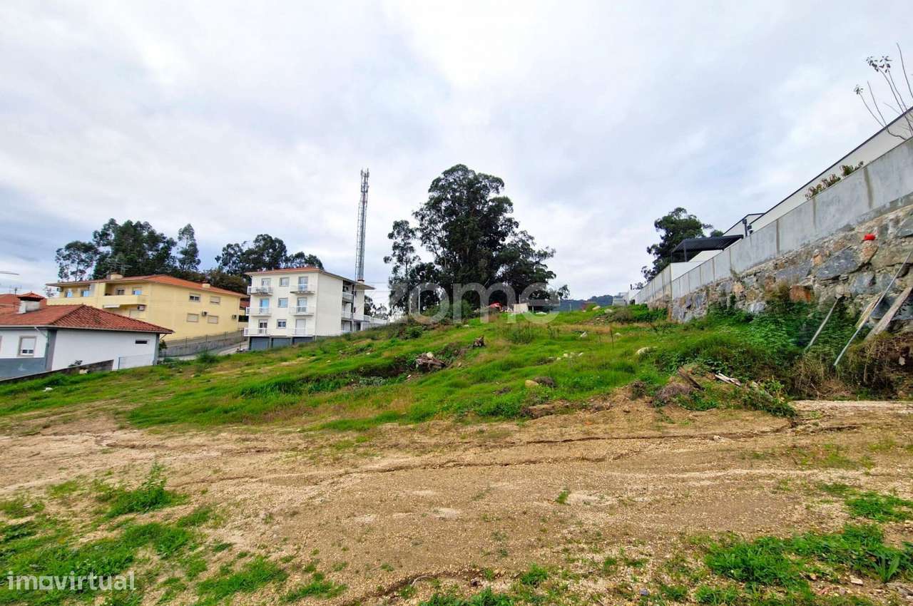 Terreno com projeto aprovado para 5 moradias. - Grande imagem: 2/25