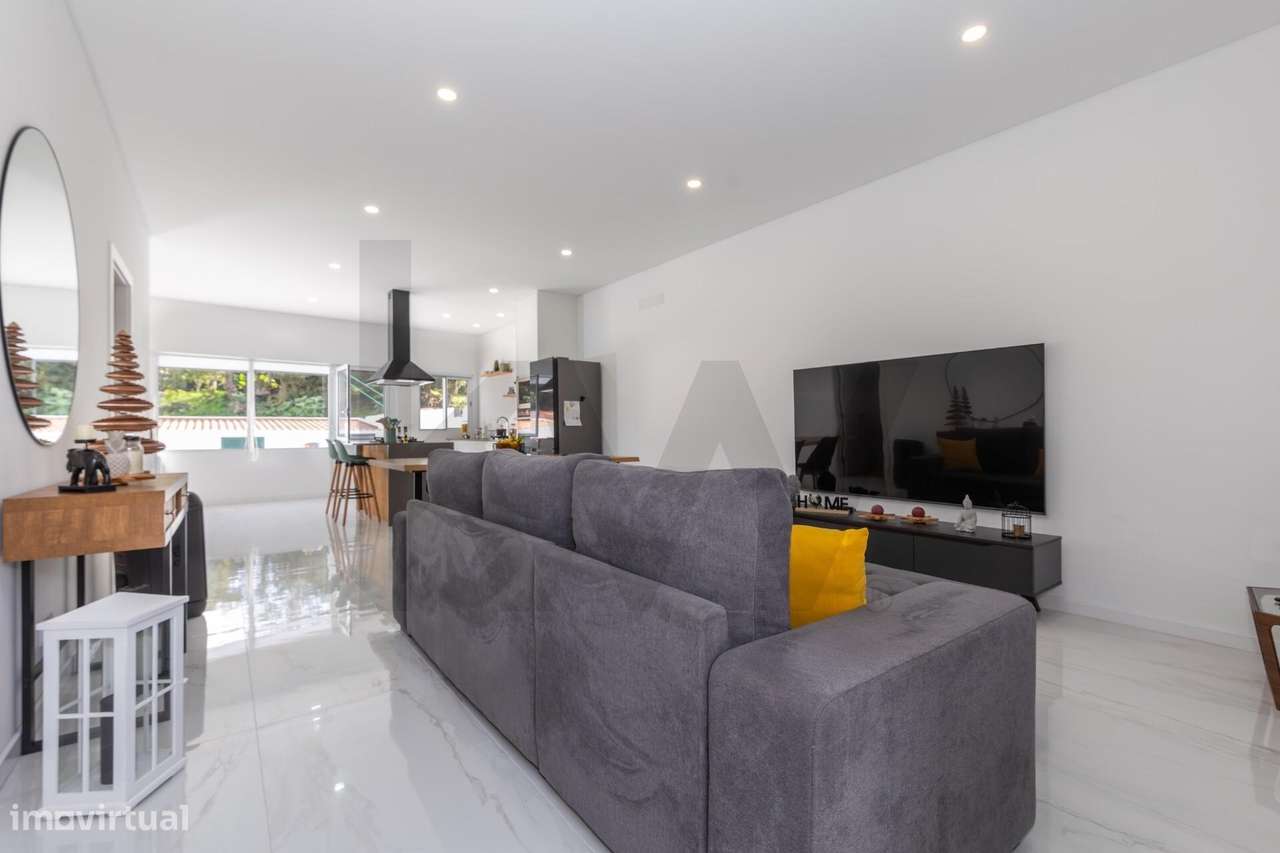 Moradia V2 Remodelada com Entrada Lateral – Fajã de Baixo, Ponta Delga - Grande imagem: 4/31