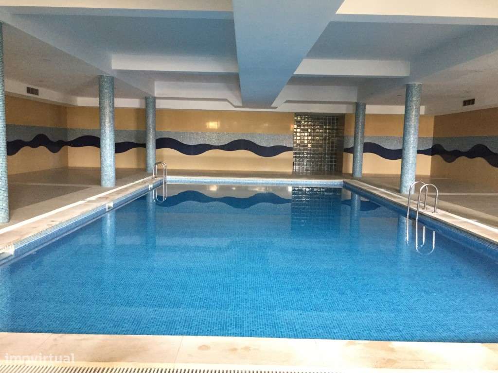 Vende-se T2 com ótima vista de mar-6