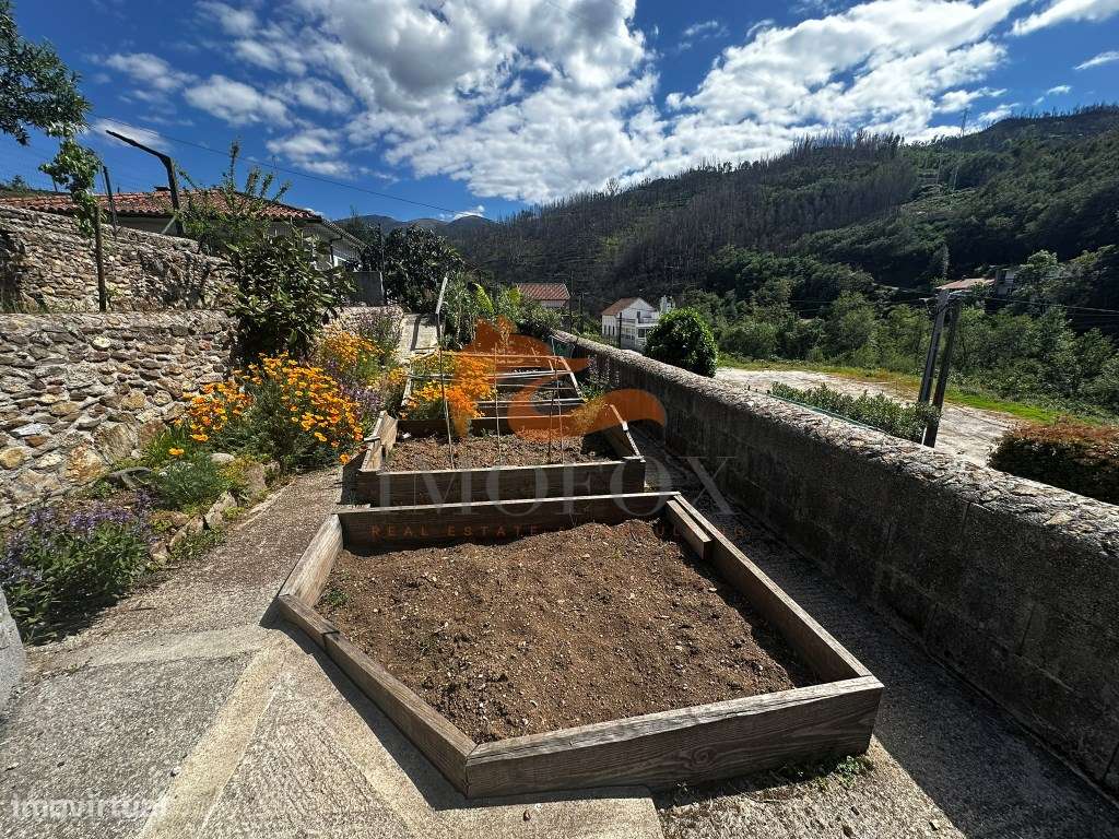 Moradia com jardim e pronta a habitar localizada na Ponte das 3 Ent...-23