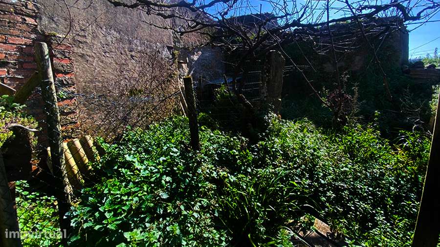 Moradia, logradouro, anexo, para recuperar, aldeia Famões, Bombarral - Grande imagem: 4/17