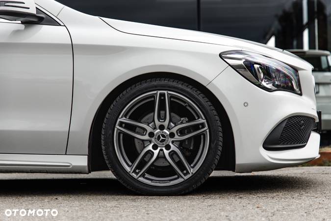 Mercedes-Benz CLA 180 7G-DCT AMG Line - 16