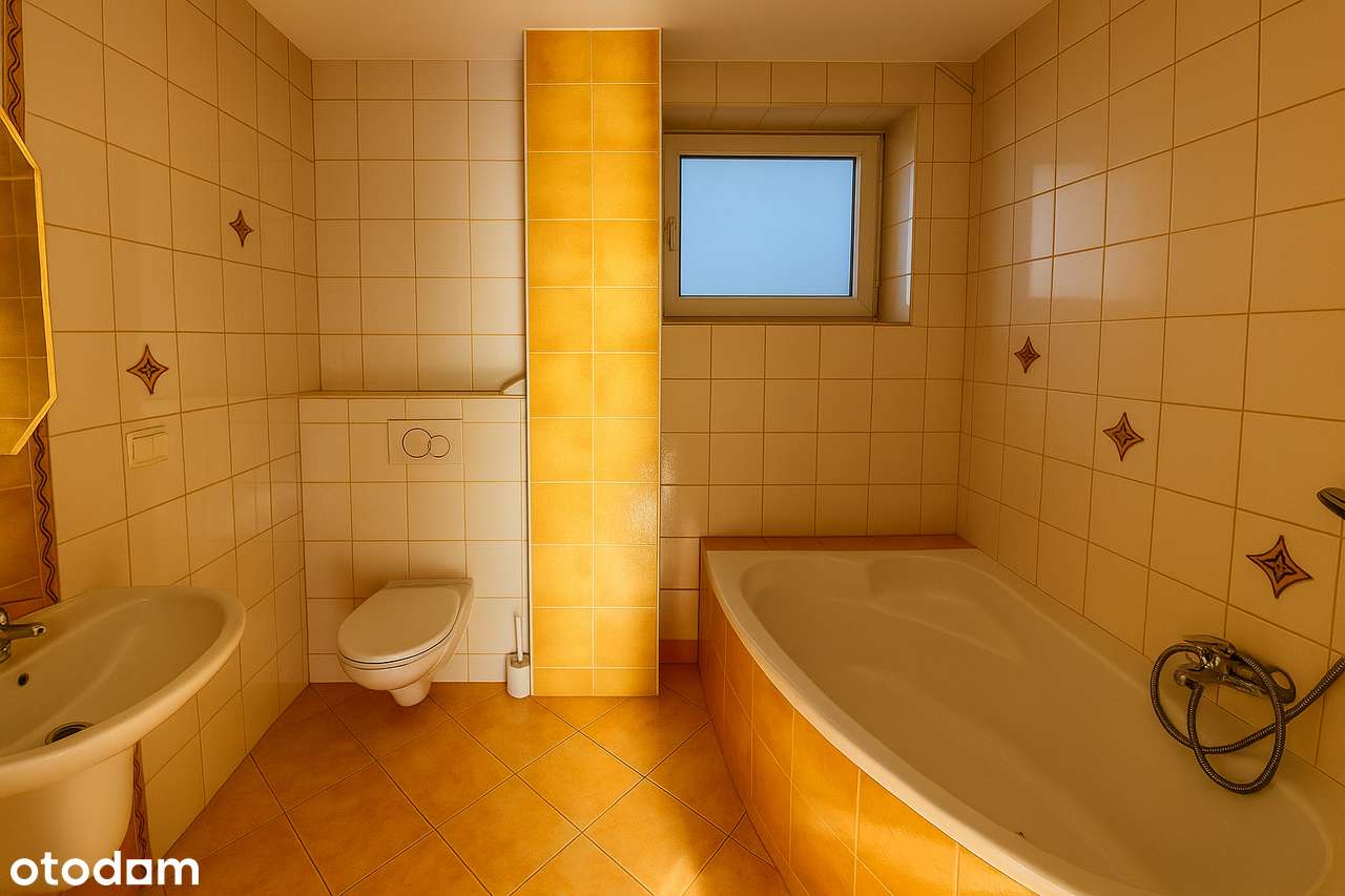 Dom wolnostojący z czterema kondygnacjami, garażem oraz działką-10