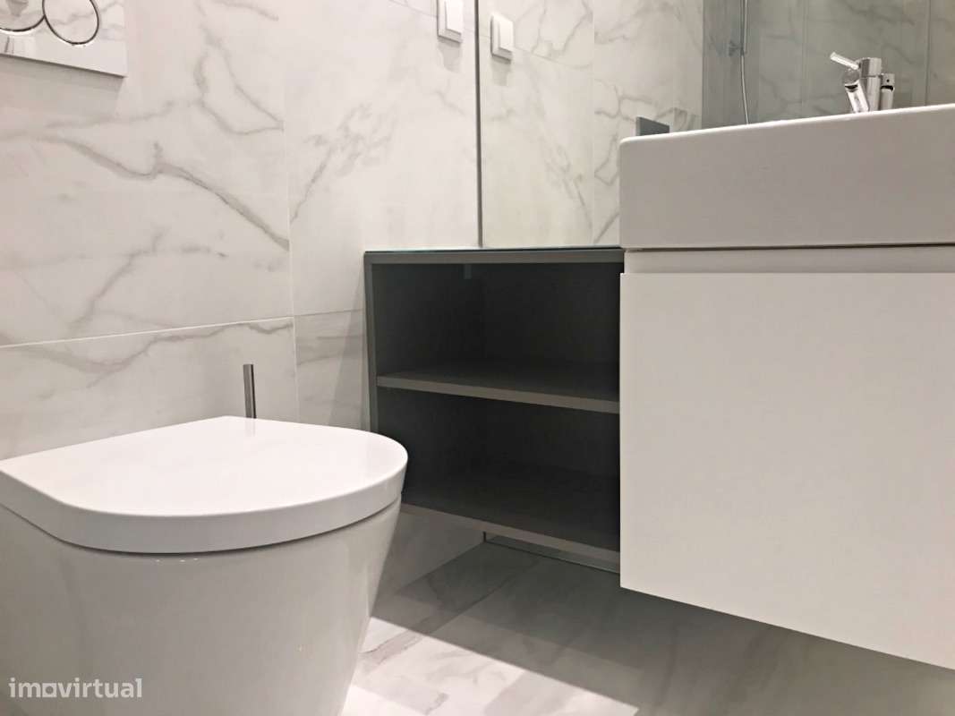 Excelente apartamento T4 grande c/novo no Barreiro junto rio-5