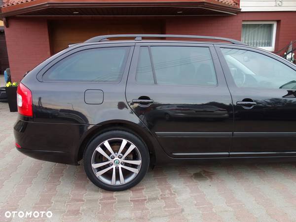 Skoda Octavia Combi 2.0 TDI DPF DSG Elegance - 8