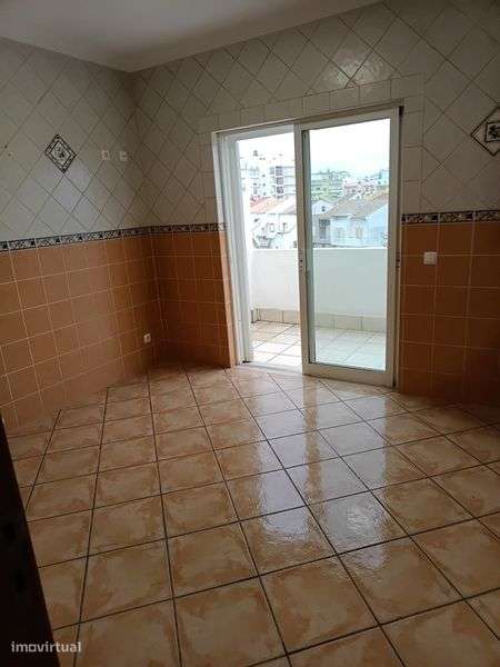 Moradia para arrendar ao ano - Grande imagem: 5/12