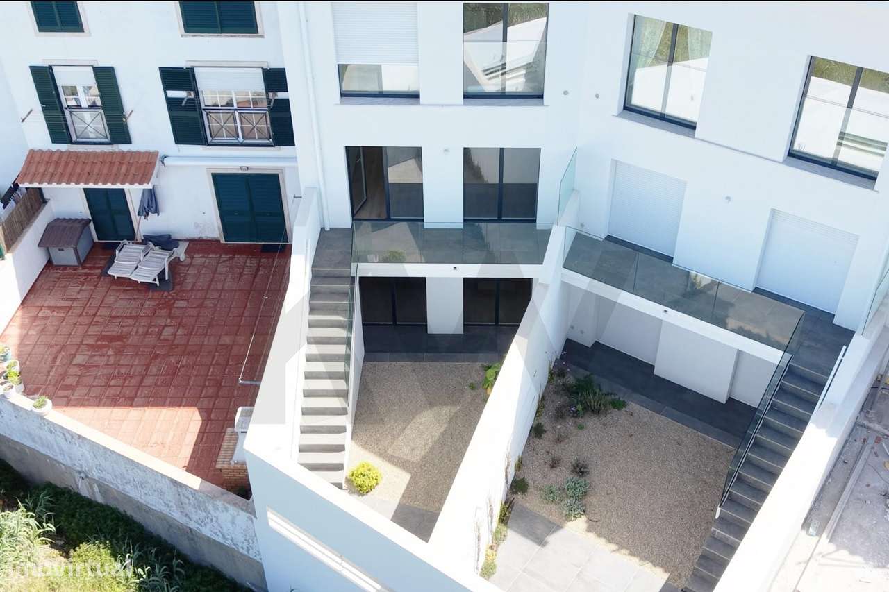 Entre serra e mar | Duplex T4 com terraços | Praia das Maçãs-6