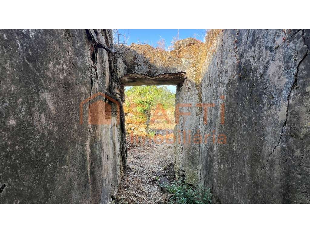 Ruína para reconstrução nas Areias - Ferreira do Zezere-7