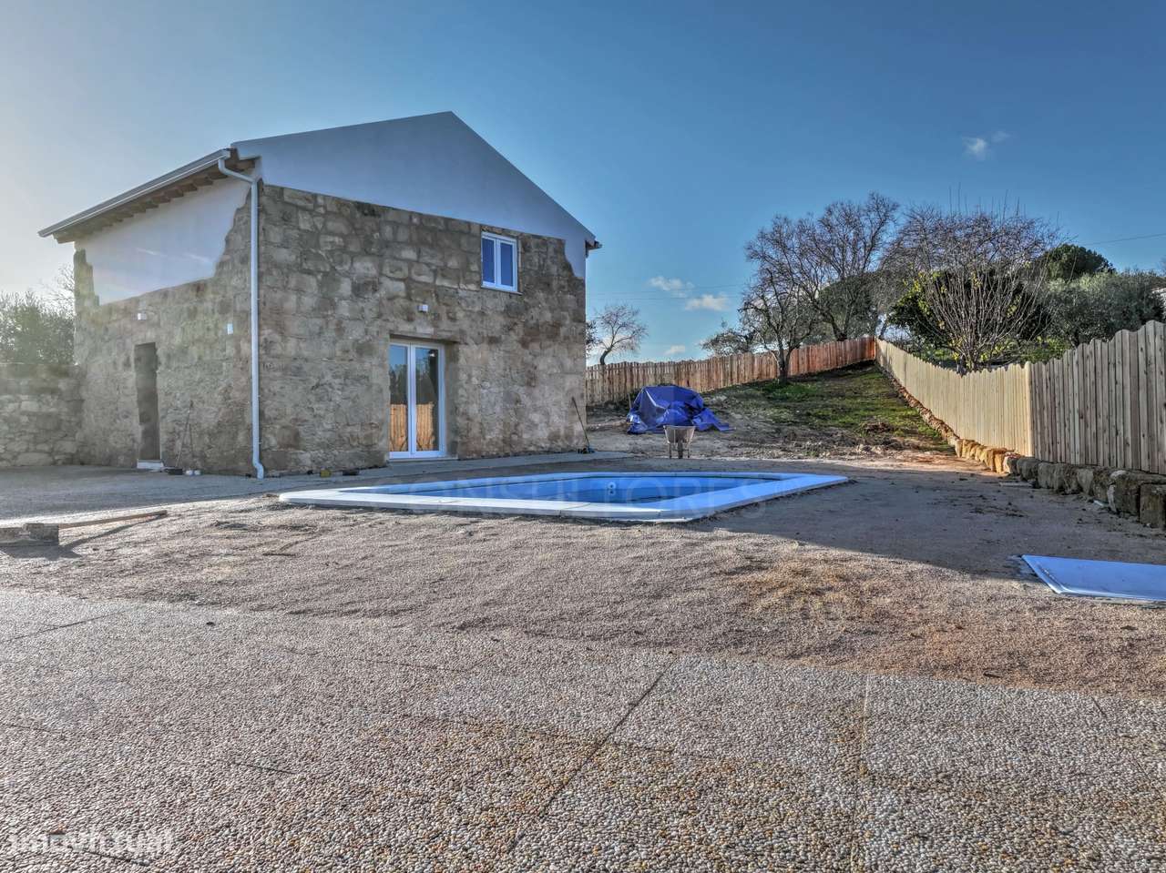 Moradia T2 + Anexo c/ T1, Logradouro e Piscina! - Grande imagem: 4/41