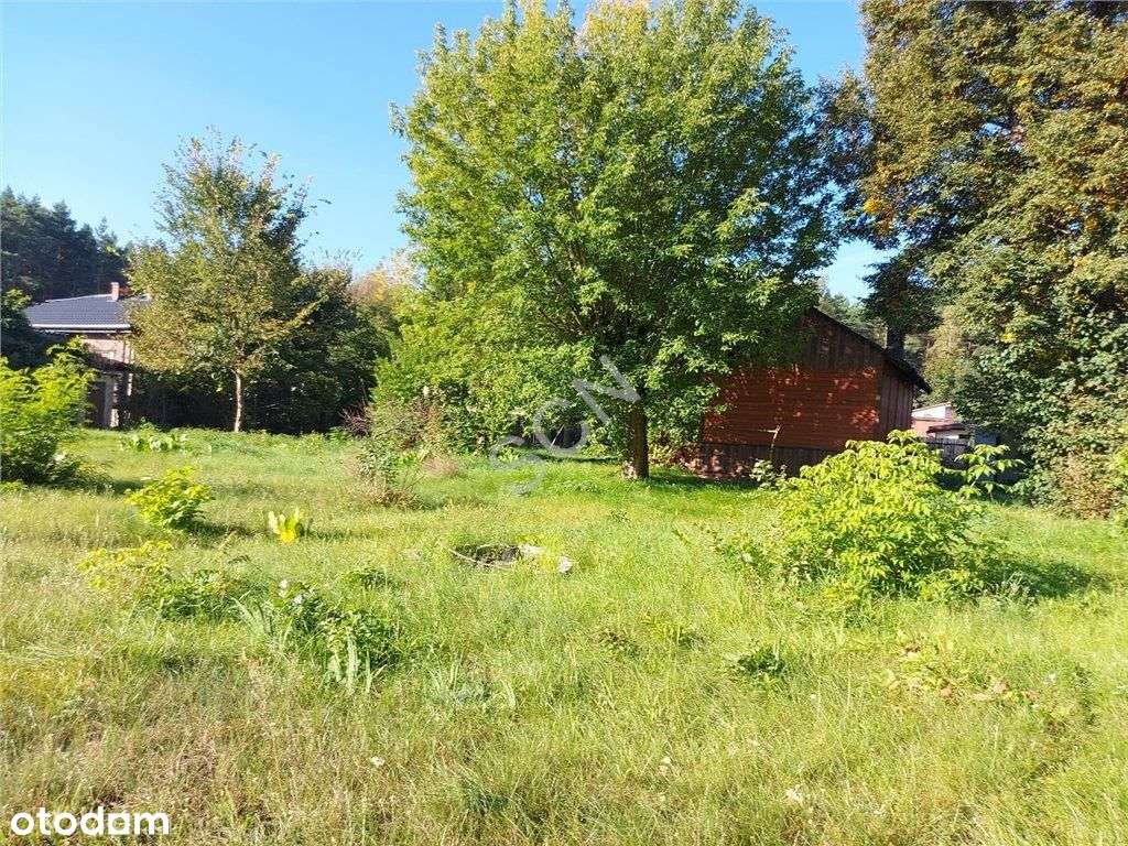 Działka z budynkami wśród zabudowy jednorodzinnej. - Pełny obrazek: 2/12