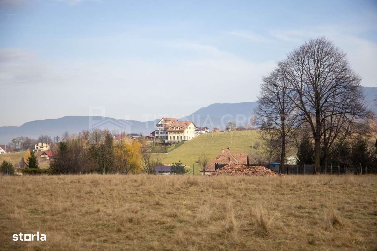 Teren intravilan parcelabil, priveliște spre munți, Sohodol, Bran-11
