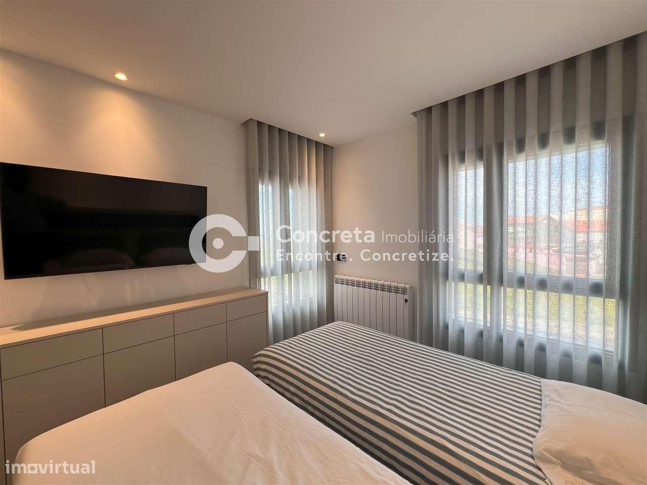 Apartamento T2 remodelado com vista mar na Póvoa de Varzim-26