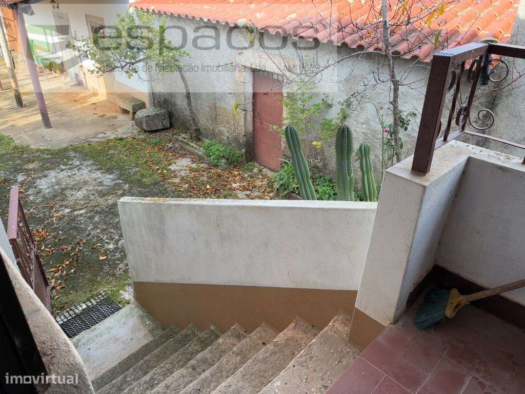 Quinta com casa de Habitação-13