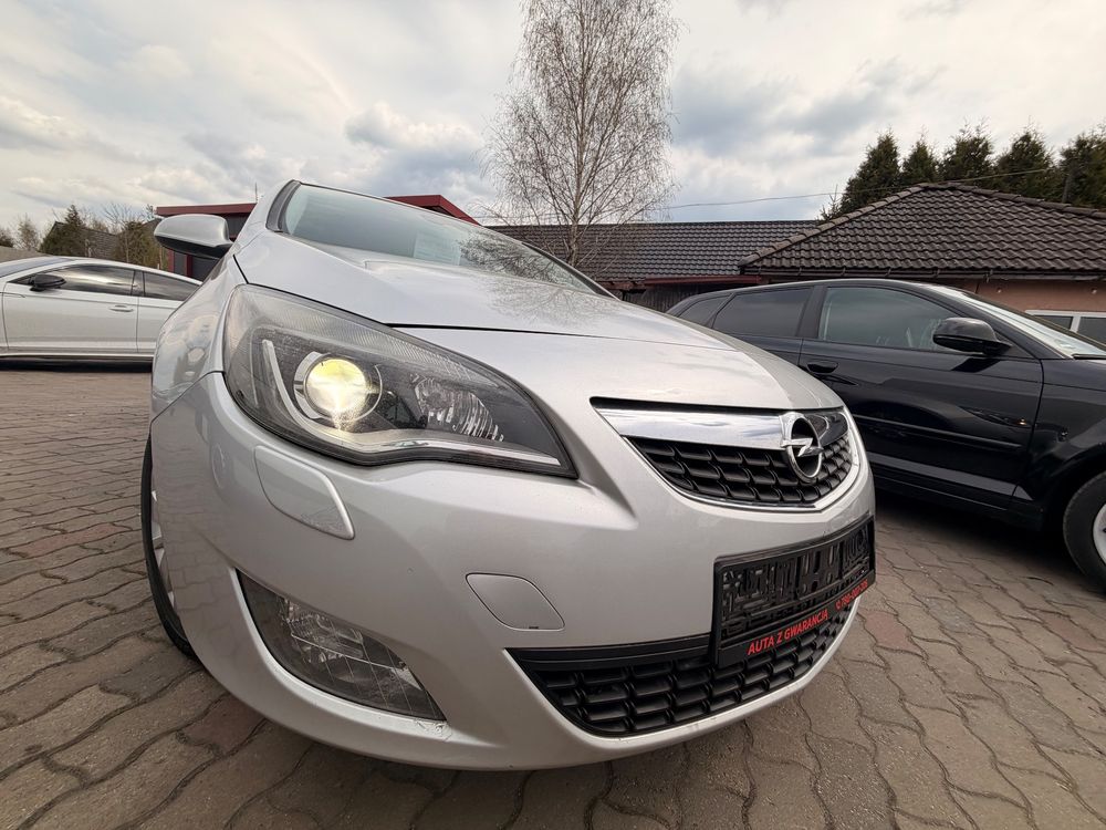 Opel Astra J 2.0 CDTI DPF Innovation 2011