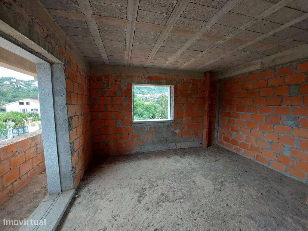 Moradia T3  com Garagem em construção Vila Cova de Alva-11