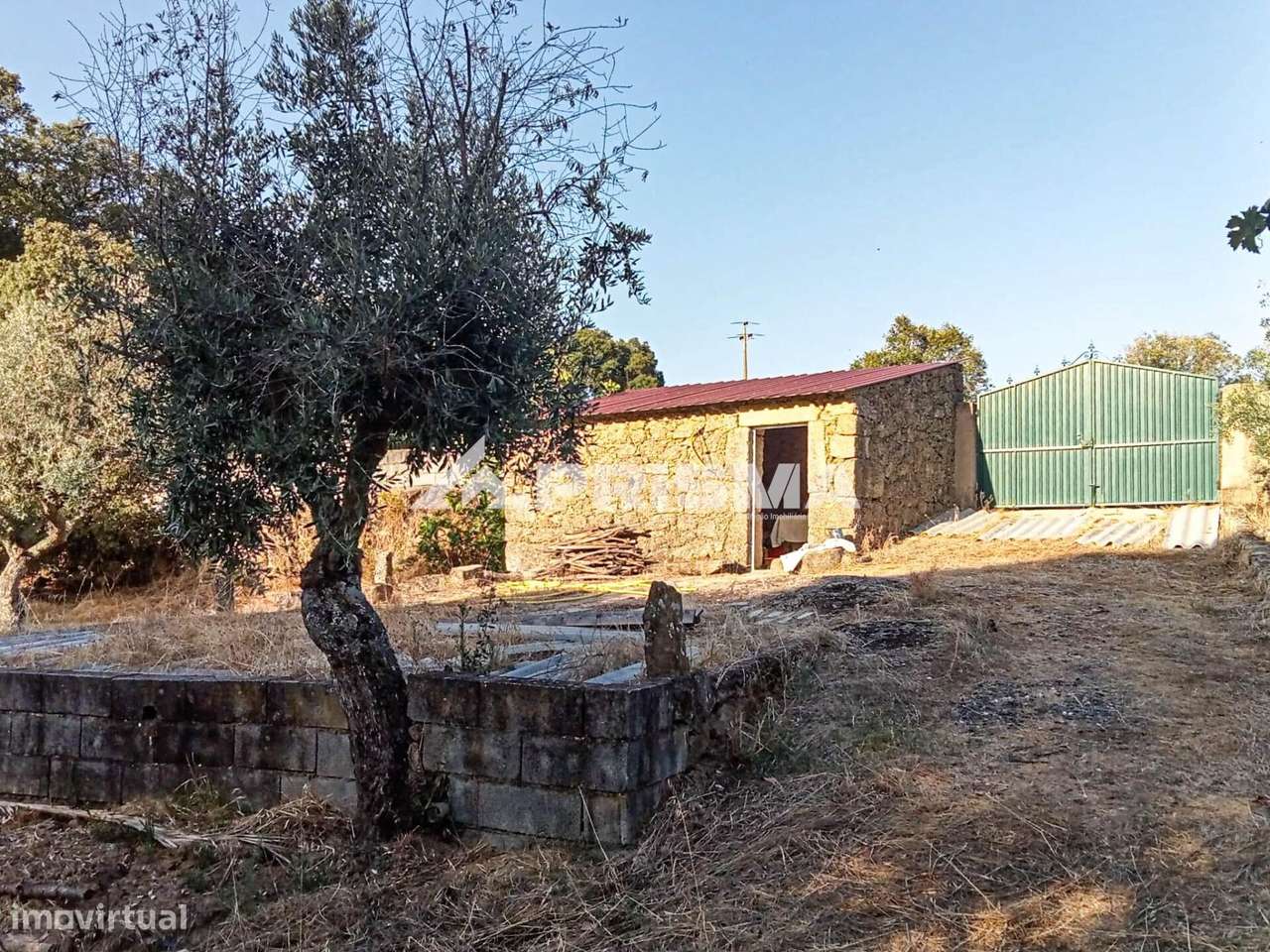 Terreno com construção rural para venda em Escalos de Baixo, Castelo B - Grande imagem: 2/28
