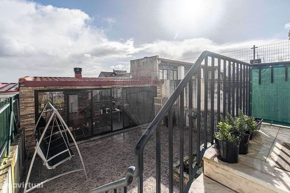 Apartamento T2 Duplex c/ terraço-19