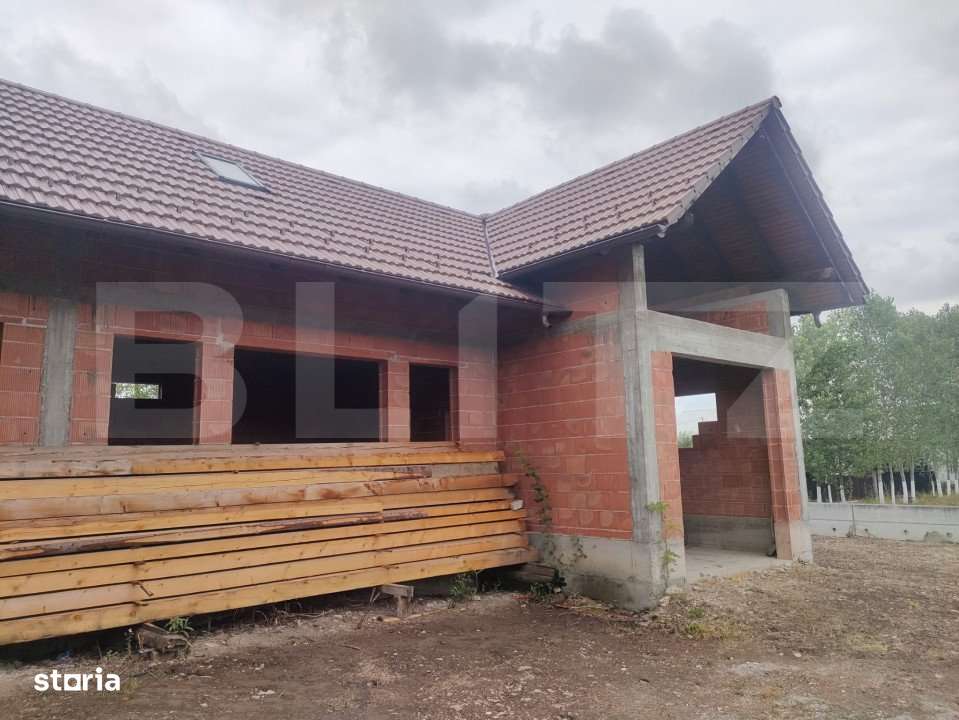 Casa la rosu, 350 mp utili, zona Marginea - Imagine principală: 5/16