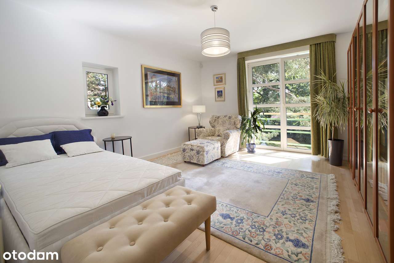 Rezydencja w Wawrze na pięknej działce-4