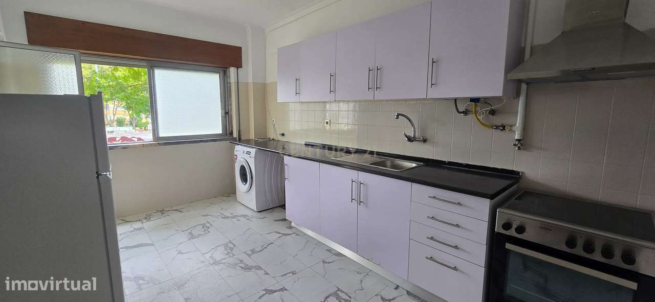 Apartamento T2 — Rua da Cordoaria, Amora (Seixal) - Grande imagem: 4/12