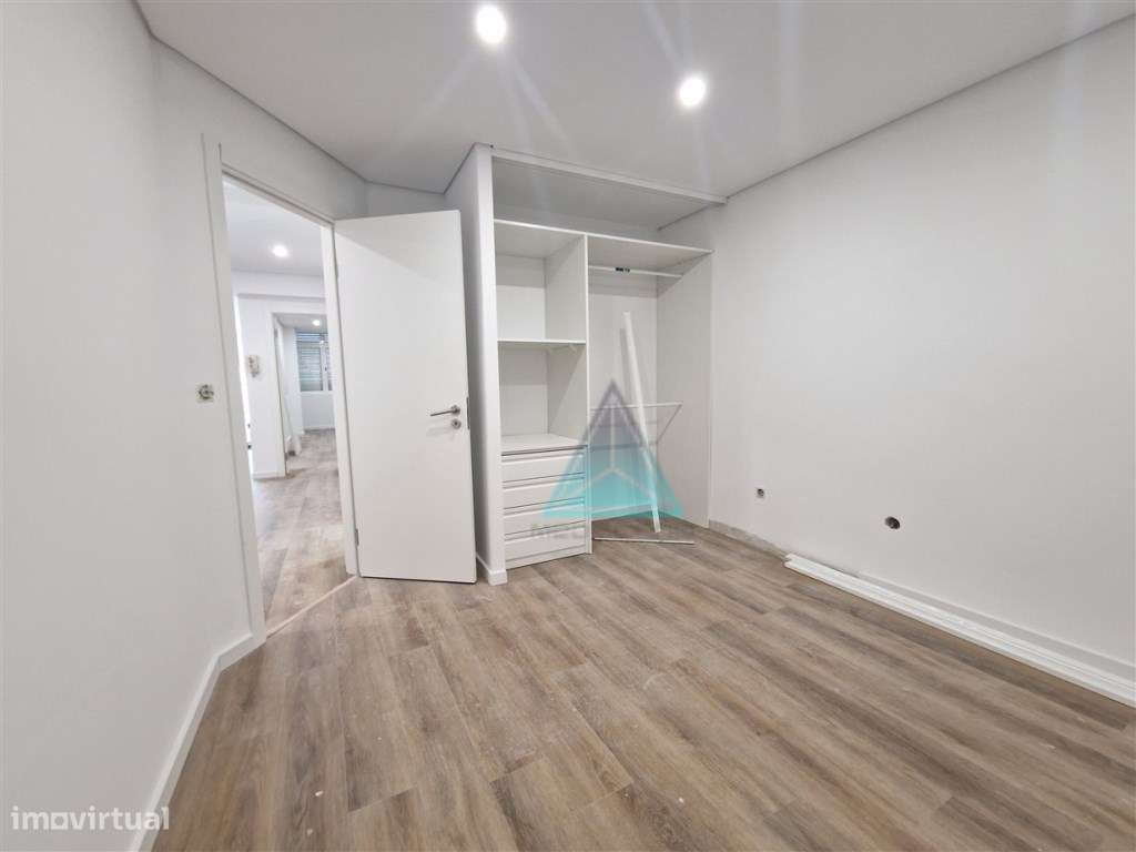 NOVIDADE * * T2 Remodelado * * * A ESTREAR - Grande imagem: 5/6