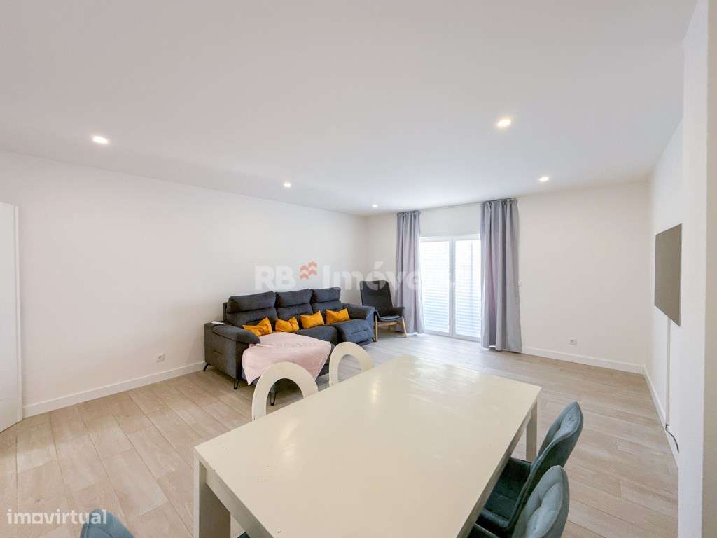 Apartamento T3 Semi-Novo, c/ Garagem - em Constância-6