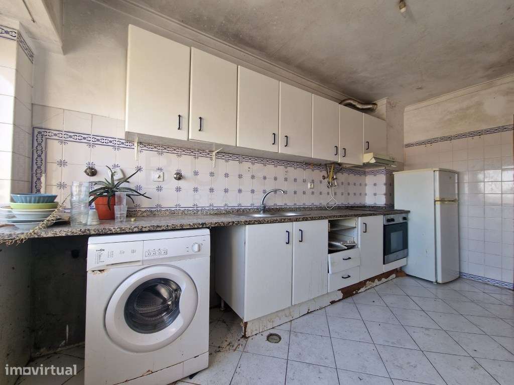 Espaçoso apartamento T2, localizado em São Marcos, Cacém.-13