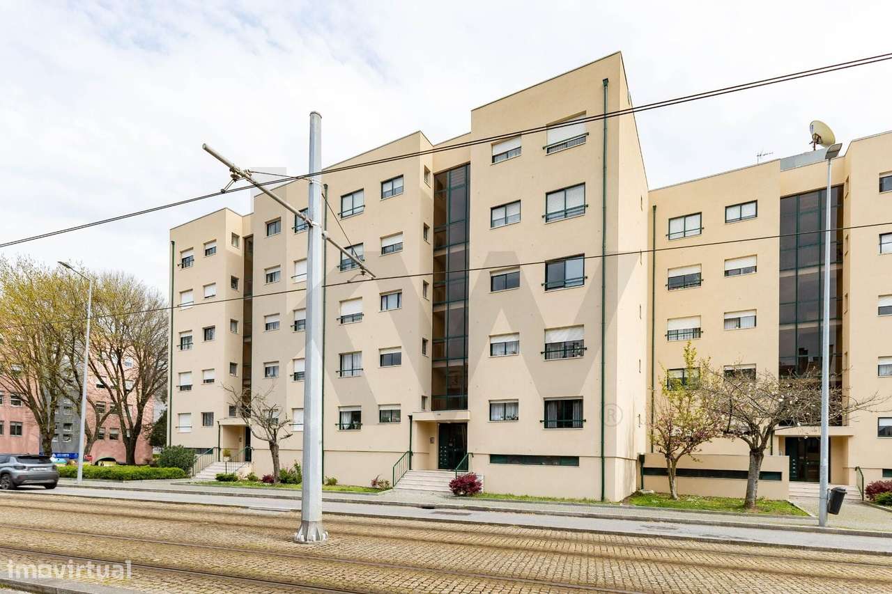 T2 COM GARAGEM BOX, EM SENHORA DA HORA, JUNTO AO METRO - Grande imagem: 3/21