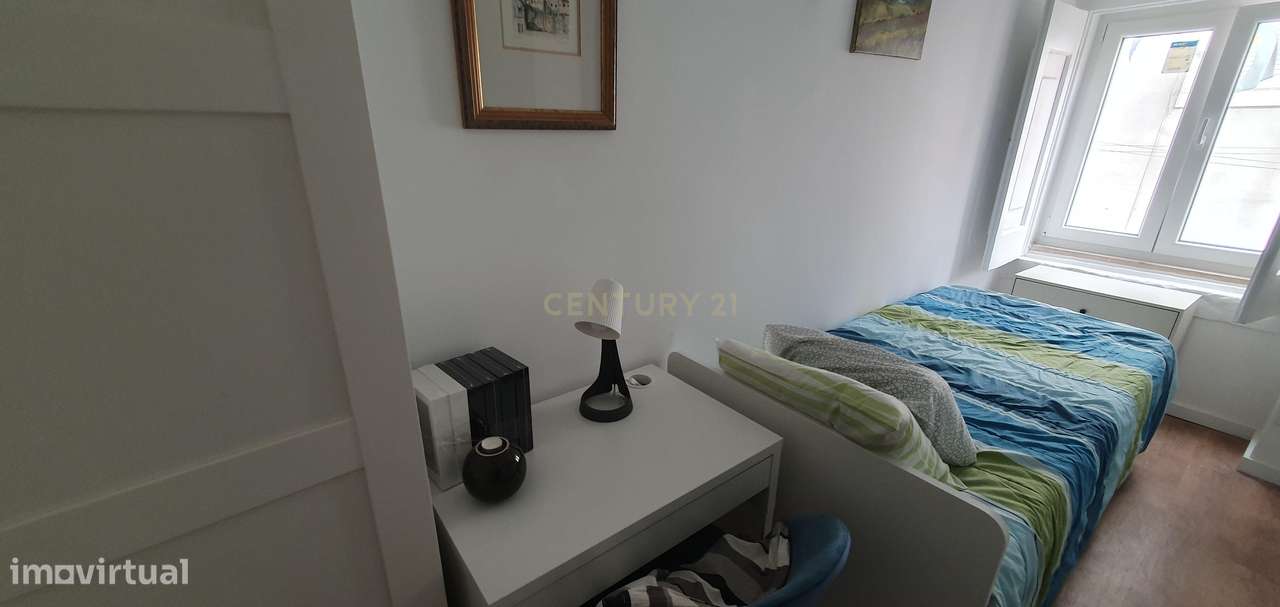 Prédio no Bairro Alto Remodelado com 3 Apartamentos e Loja, um Sonho p-36