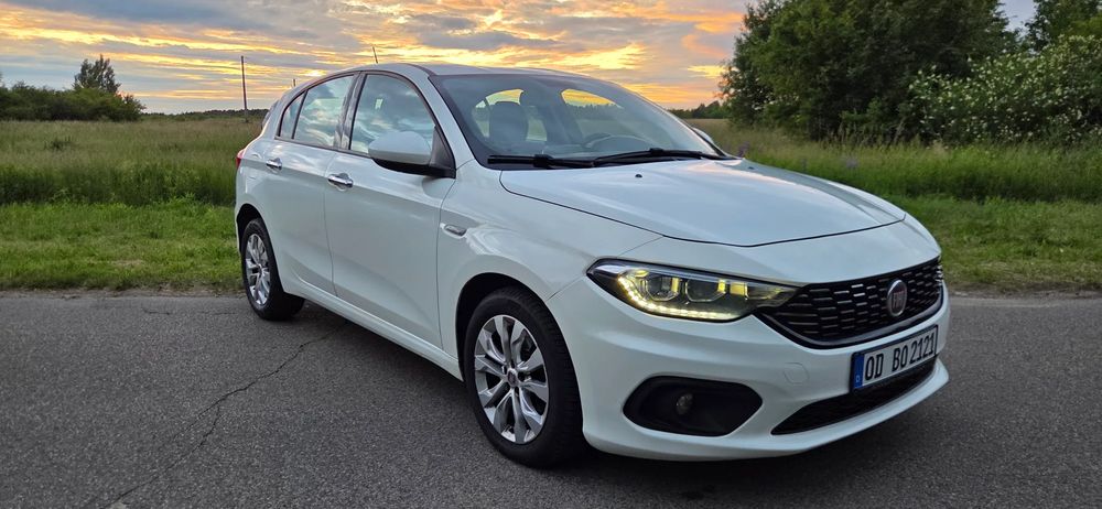 Fiat Tipo II 1.4 T-Jet 16v Lounge 2016