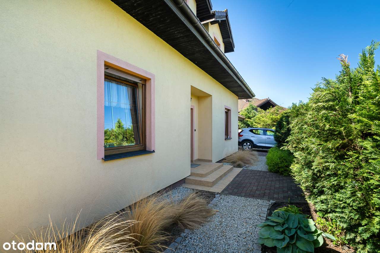 Salon + 5 pokoi | duży ogród | podwójny garaż | fotowoltaika-1