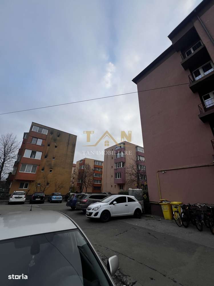 Garsoniera UMT De Vânzare - Imagine principală: 4/5