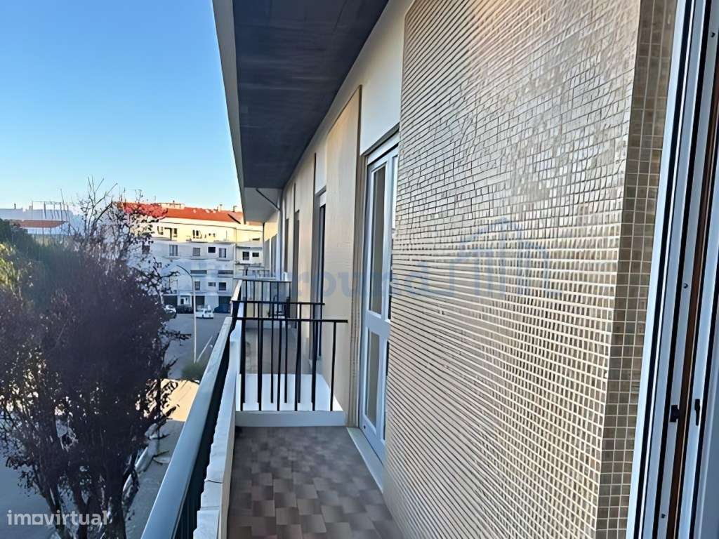 Duplex T3 com Varandas, Terraço e Vista Desafogada para o Castelo d...-34