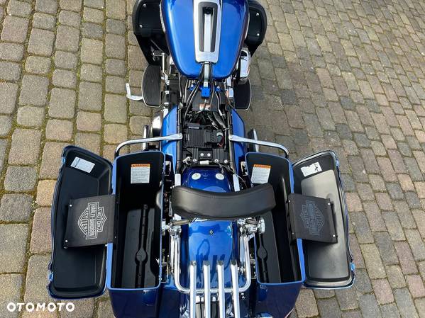 Harley-Davidson Touring Street Glide - 23