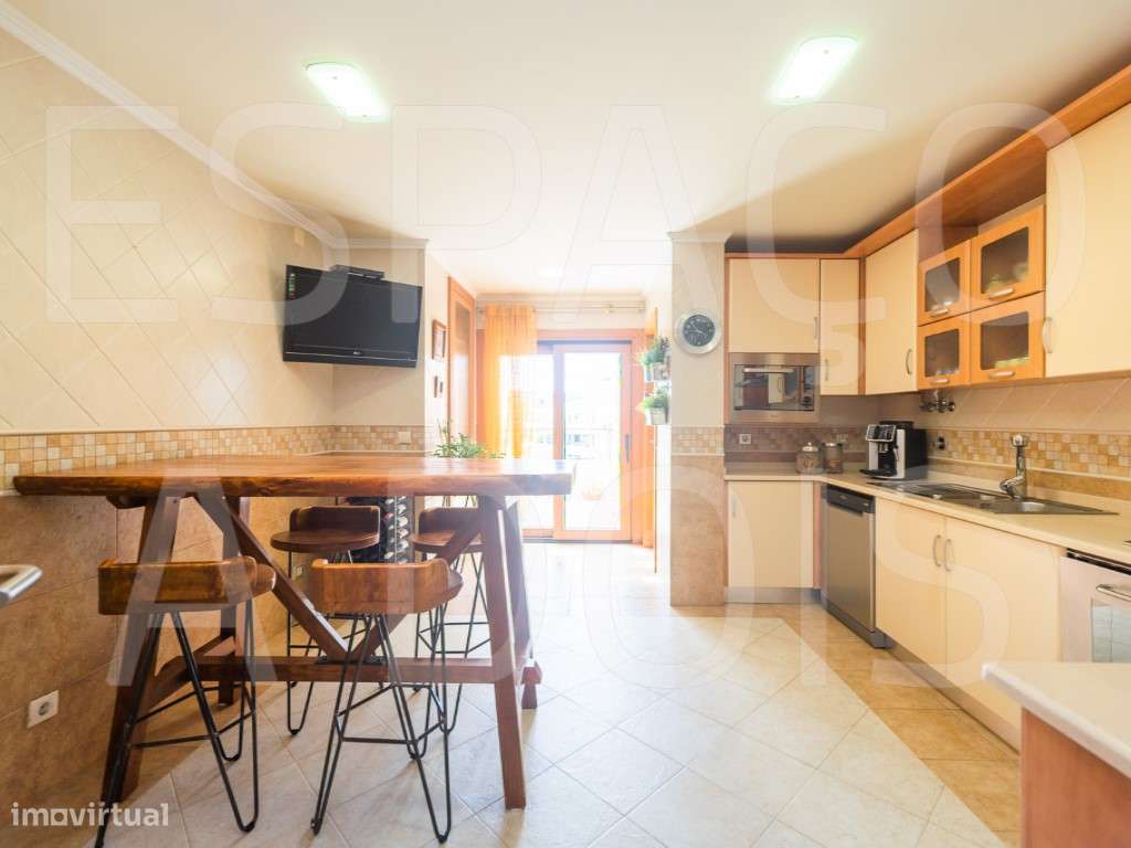 DESLUMBRANTE! Condomínio Privado com porteiro residente, vigilância...-38