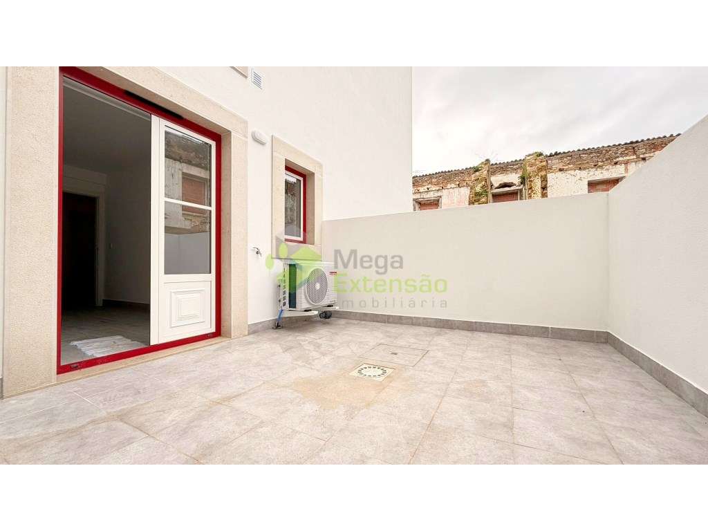 Apartamento T2, Novo, a estrear | Moderno | Centro de Torres Vedras-18