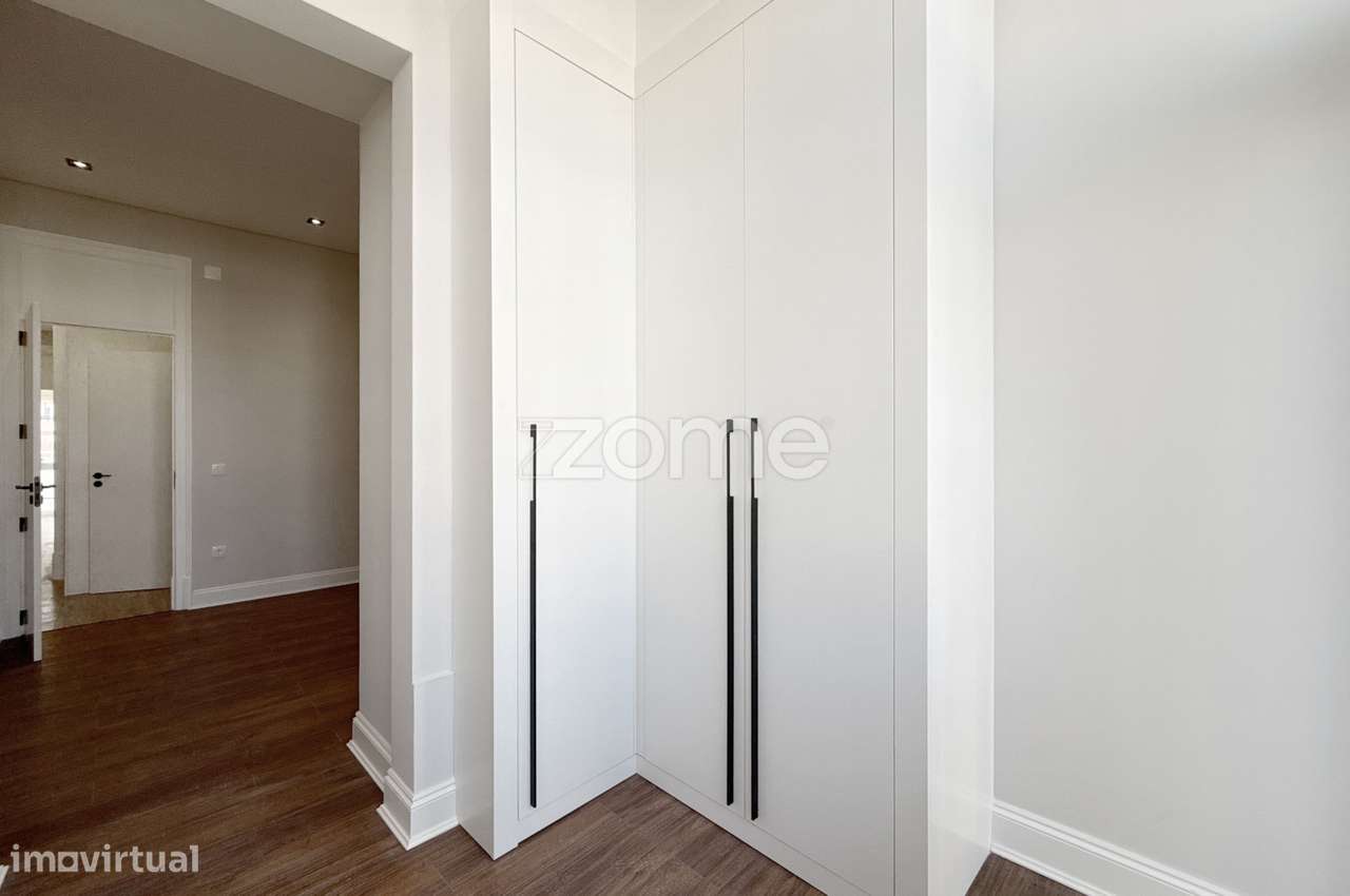 Apartamento T3 remodelado na Avenida Almirante Reis - Lisboa-18