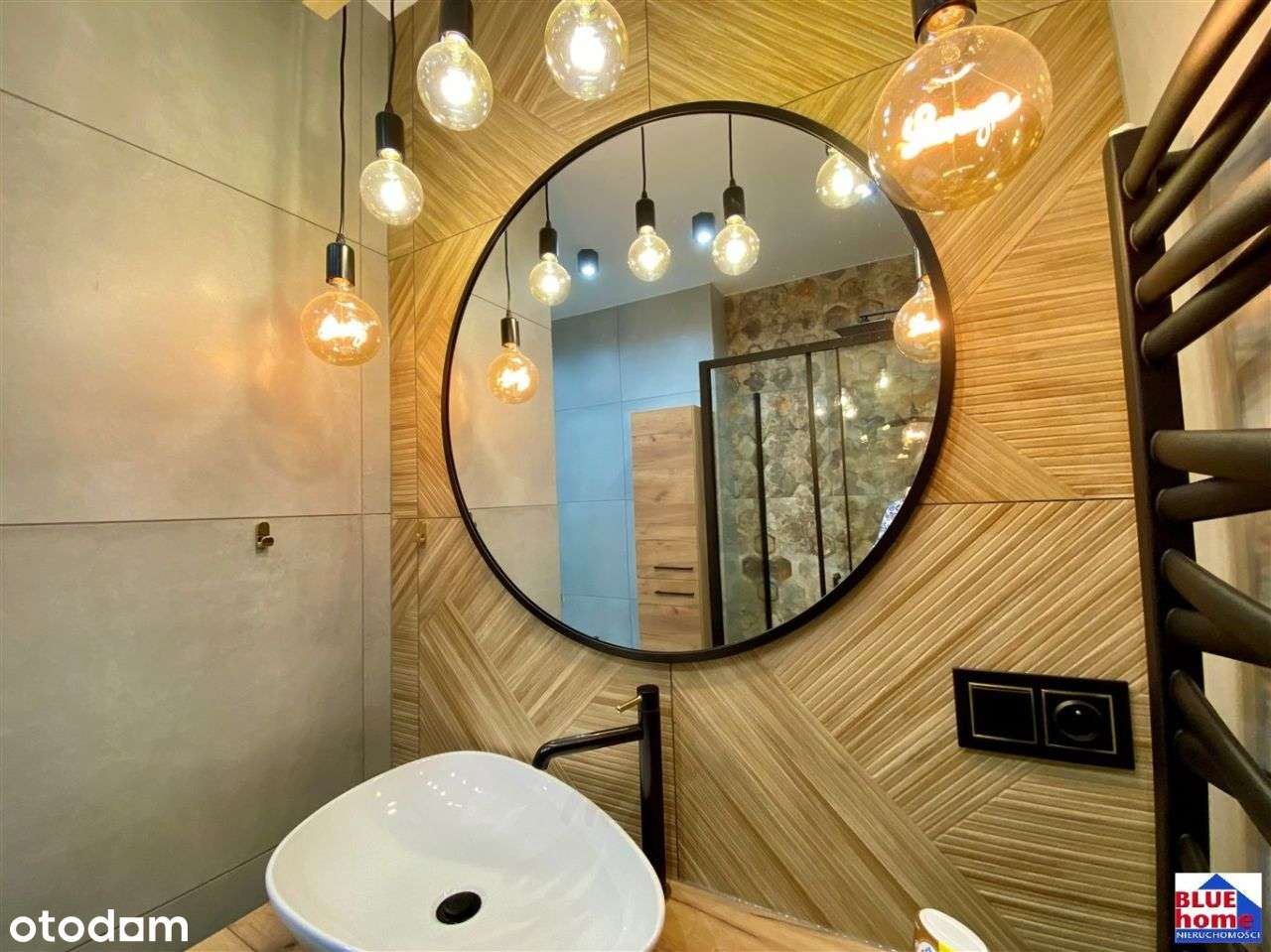 Dom z świetnej lokalizacj z tarasem i garażem.-10