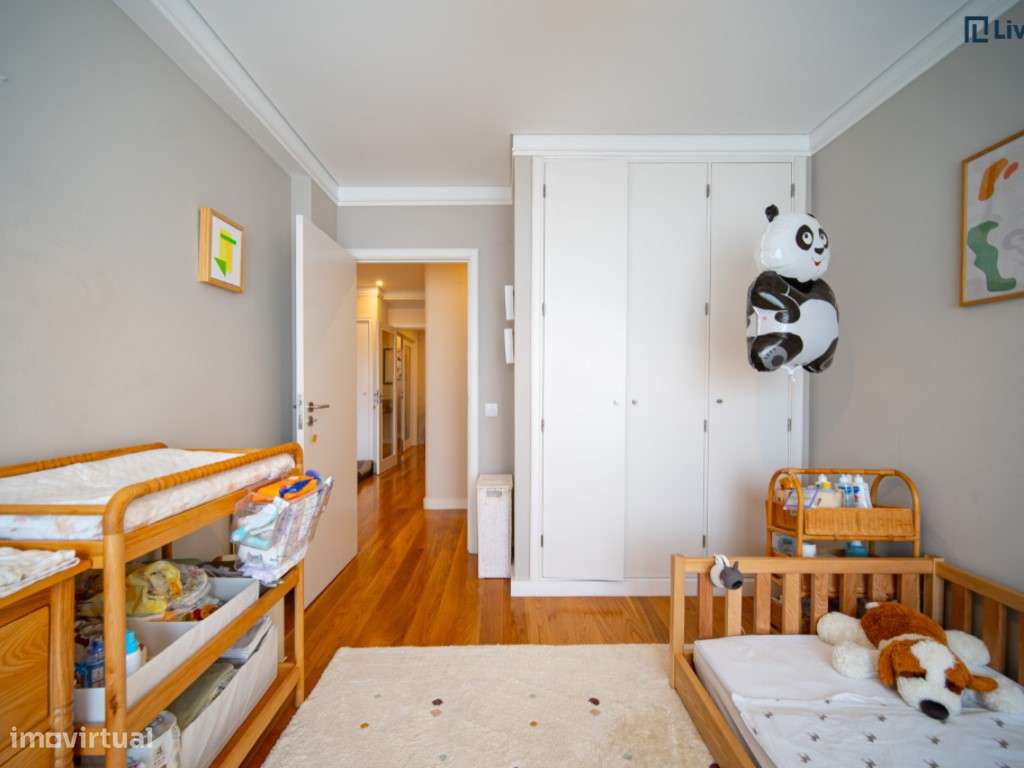 T4+1 de 200m² Renovado com 2 Suites-24