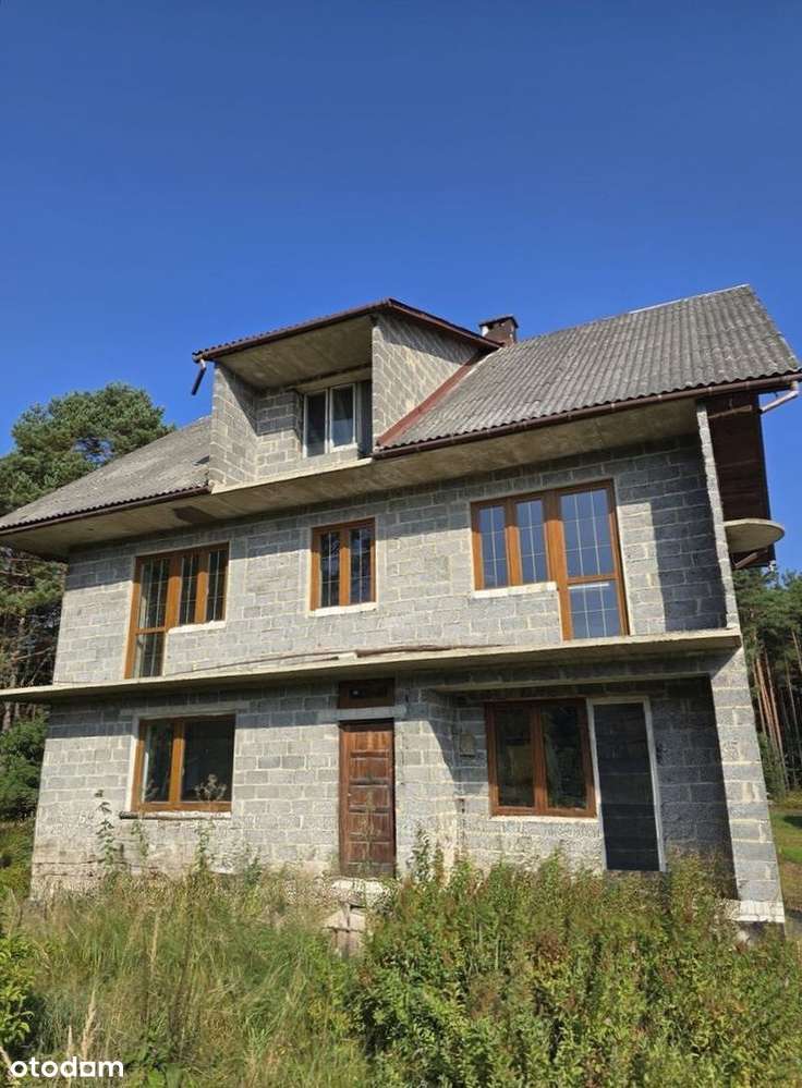 Dom wolnostojący przy lesie w miejscowości Cieślin w gminie Klucze