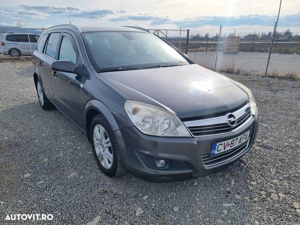 Opel Astra 1.7 CDTI ECOTEC Start/Stop Cosmo - 3