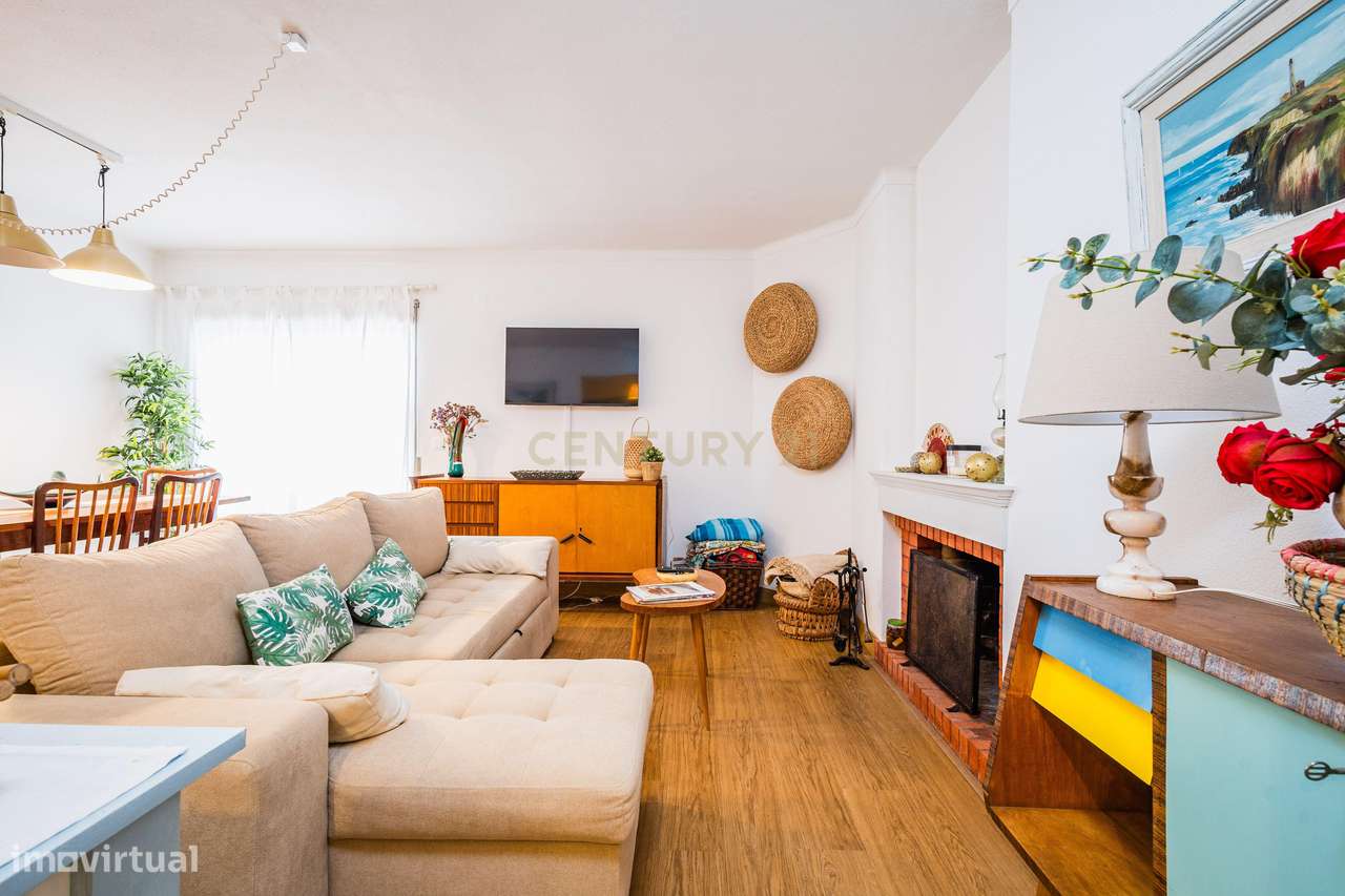 Apartamento T1 Mobilado || Elevador e Garagem || 1ª Linha da Praia do-5