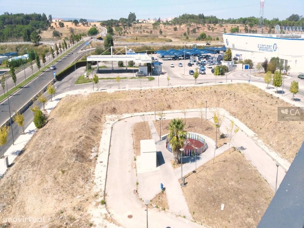 Terreno para construção com 270m² em zona de expansão da ...