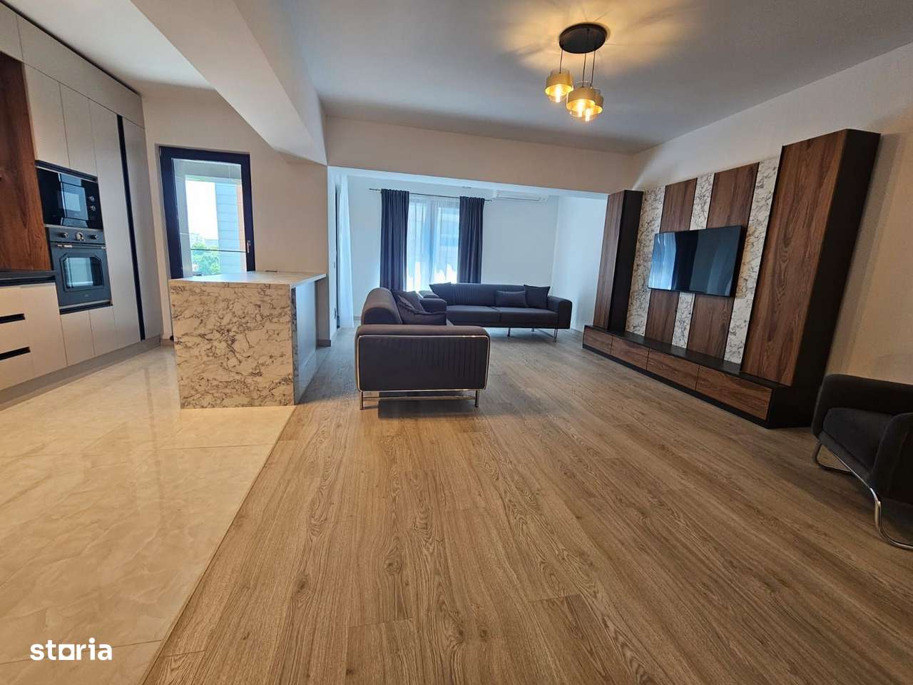 2 camere spatios/parcare 87 mp Dristor - Imagine principală: 4/17