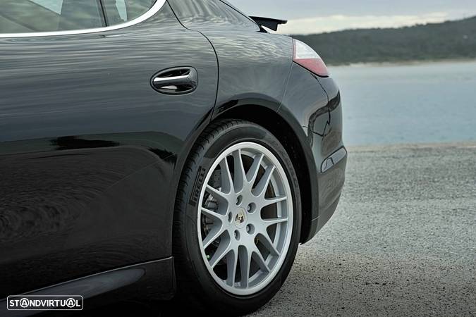 Porsche Panamera Turbo PDK - 3