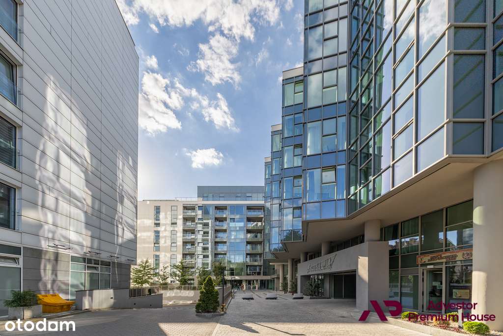 Duży taras, wysoki standard, tuż przy parku