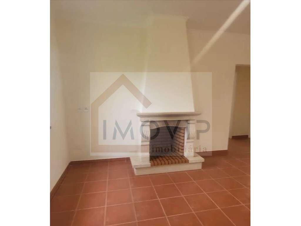 Moradia Terrea em Glória do Ribatejo-11