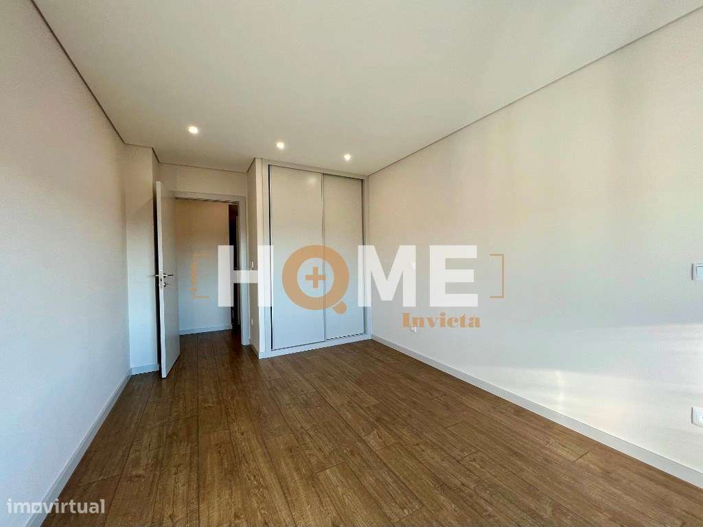 EXCELENTE Apartamento T3 NOVO | em plena Av. da Boavista-23