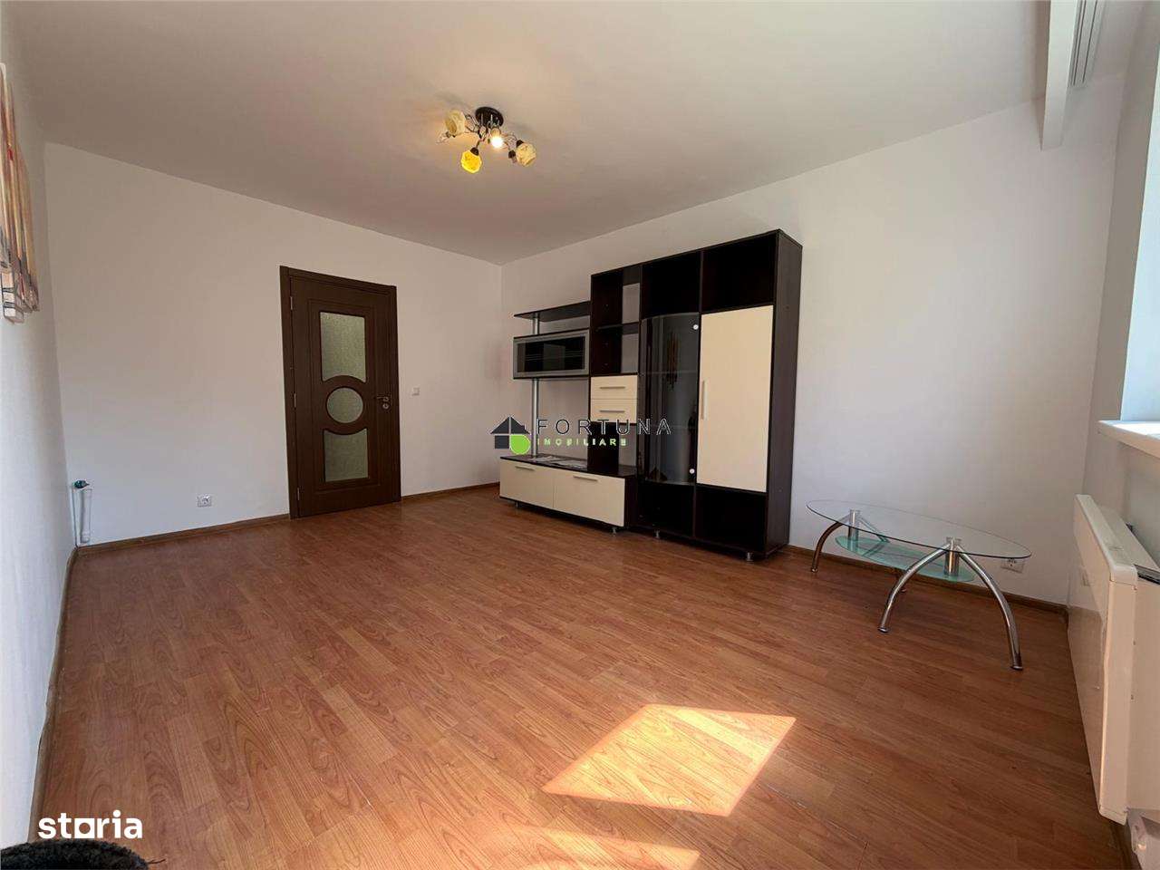 Garsoniera mica, renovata, pe str. Zizinului-1