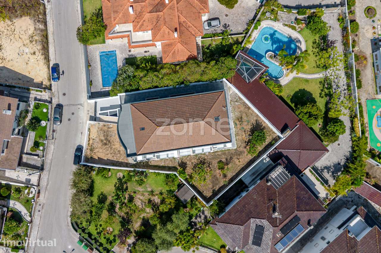 Prédio com 17 unidades habitacionais no centro de Leiria-10